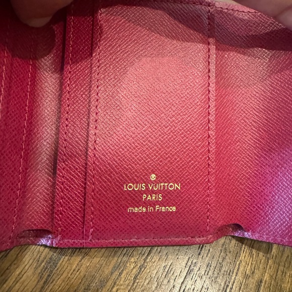 Louis Vuitton Zoe wallet (used once) - Picture 5 of 9